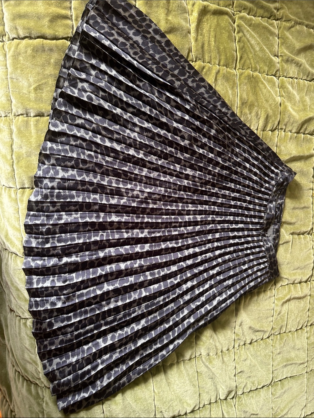 Banana Republic Pleated Midi Skirt - Black & Gray Animal Print